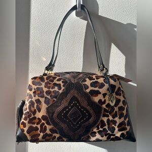 Elegant Leopard Print Shoulder Bag